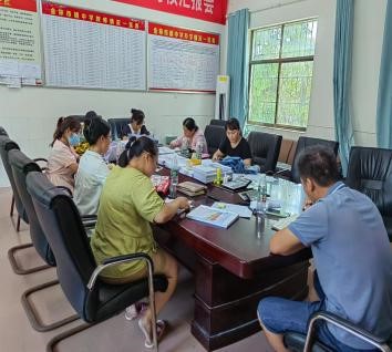 金称市镇中学开展暑期分组分科集中培训