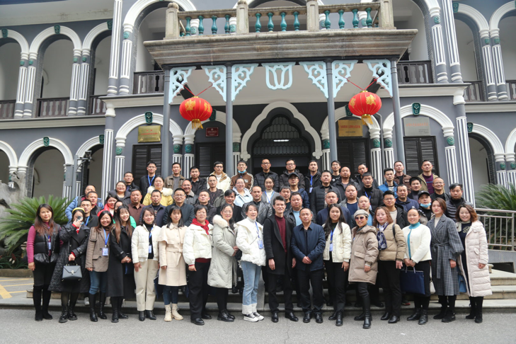“国培计划”2022邵阳骨干校（园）长提升研修班走进湖南第一师范学院第一附属小学进行实地考察和学习