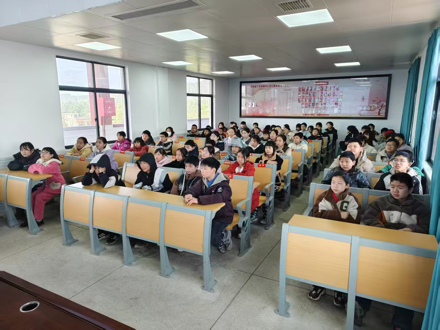 下花桥镇中心完全小学法治副校长进校园法制教育课