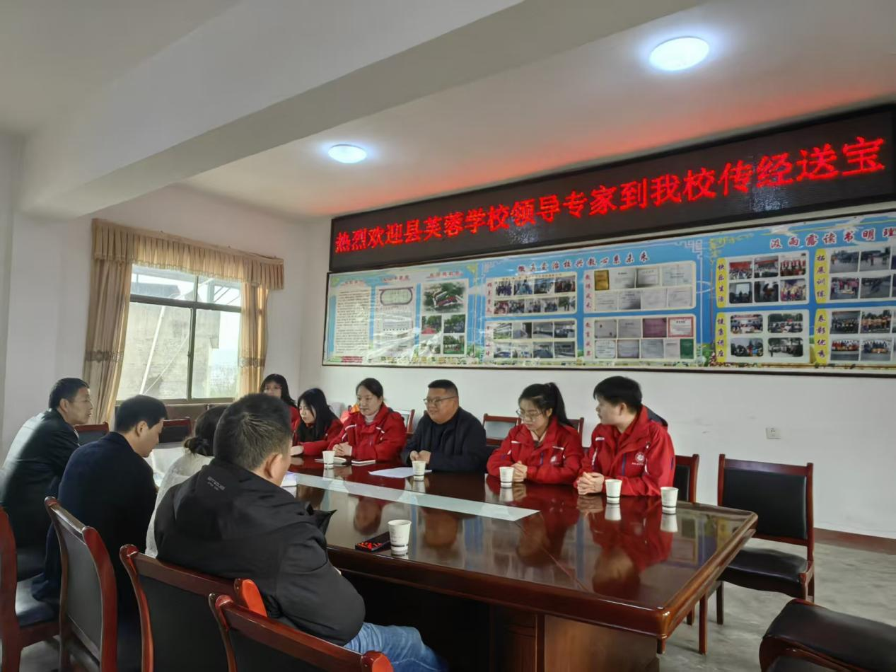 视导引领传经验 送教入校促提升