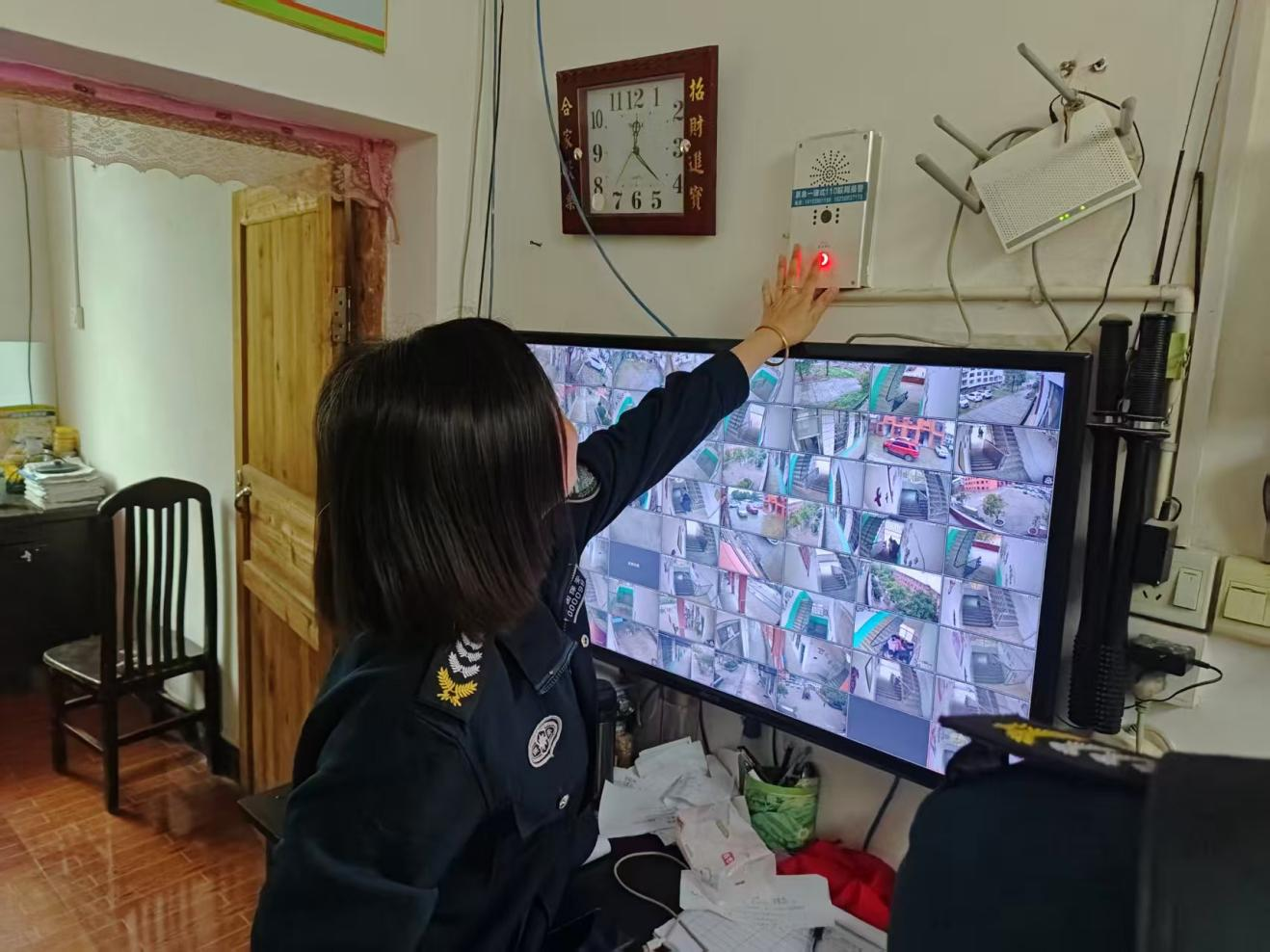 下花桥镇中心完全小学开展反恐防暴安全应急演练活动 筑牢校园安全防线 守护师生平安成长