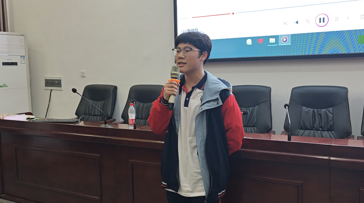 书香润校园，阅读促成长